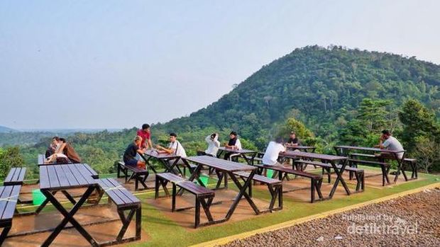 Bukit Waruwangi di Banten