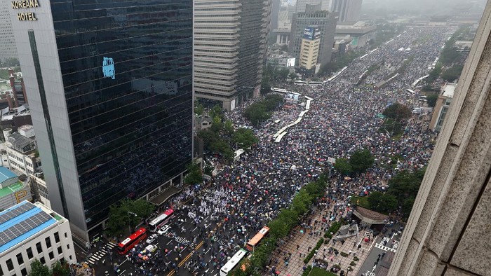 Demo yang diikuti pimpinan Gereja Sarang Jeil di Seoul (AP/Yun Dong-jin)