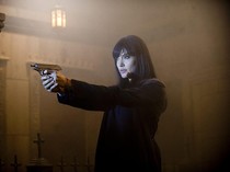 Sinopsis Film Salt, Kisah Pelarian Agen CIA yang Dituduh jadi Mata-mata Rusia