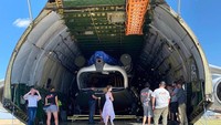 Seperti dilihat detikOto pada postingan Instagram perusahaan kargo internasional, Alliance Cargo Express, hari Minggu (16/8), tampak proses pengiriman helikopter Chinook tersebut dilakukan dari bandar udara internasional Billings Logan, Montana, Amerika Serikat. Foto: Instagram @alliancecargoexpress
