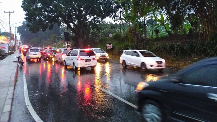 Jalan Raya Puncak Bogor macet (Foto: Sachril/detikcom)