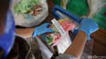 Melihat Pembuatan Kerupuk Pelangi di Karawang