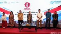 Selain dihadiri oleh Menaker Ida Fauziah, diskusi tersebut juga dihadiri oleh Kepala BP2MI Benny Ramdhani, Melkiades Laka Lena wakil ketua komisi IX DPR RI, dan Anis Hidayat Ketua Pusat Studi Migrasi Migran Care. 