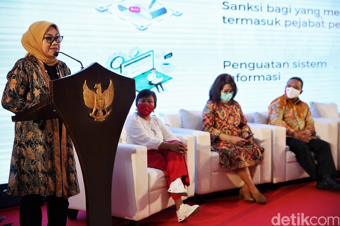 Menaker Ida Fauziah Hadiri Diskusi Terkait Pekerja Migran Indonesia Menteri Tenaga Kerja Ida Fauziah hadiri acara diskusi terkait pekerja migran Indonesia. Sejumlah tokoh lain turut hadir dalam diskusi tersebut.
