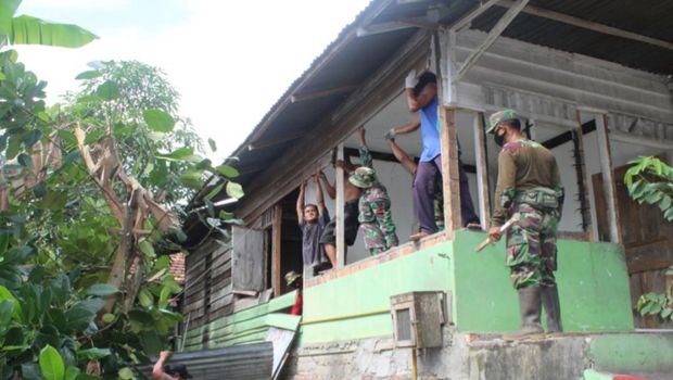 Nenek Mayuh, janda Veteran yang dihadiahi bedah rumah dari TNI Kodim 0415/Batanghari Jambi
