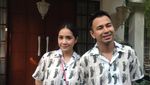 Potret Raffi Ahmad-Nagita Slavina Mejeng di Depan Pesawat dengan Logo RANS