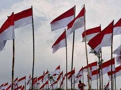 Tak Ada Merah Putih di Alun-alun Rembang, Komisi II DPR: Pemda Keterlaluan!