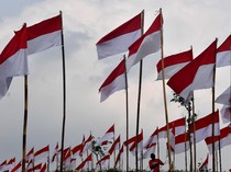 Mulai Besok, Masyarakat Diimbau Pasang Bendera Merah Putih Selama Sebulan Penuh
