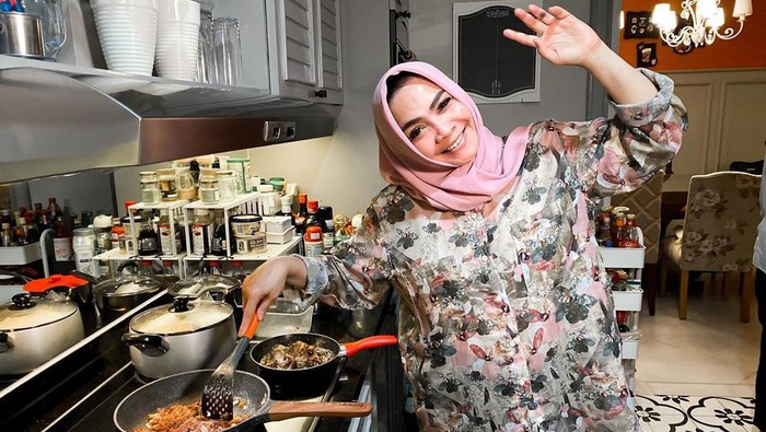 Mama Rieta dan Nagita Bikin Aplikasi Rietzstar Untuk Pelaku Bisnis Kuliner UMKM