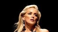 Curhat Sedih Sharon Stone Pernah 9 Kali Keguguran Sebelum Adopsi Anak
