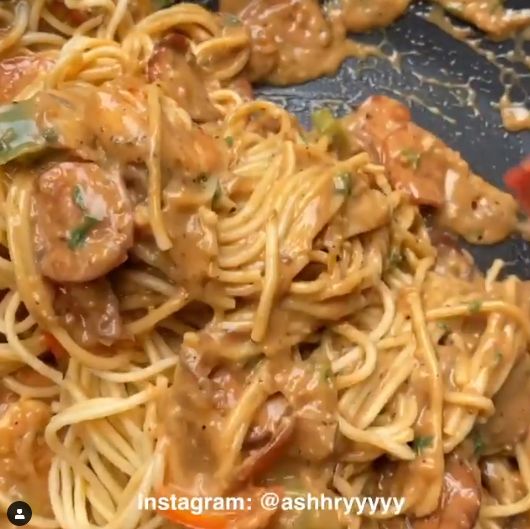 Spaghetti Carbonara Pakai Teh Tarik