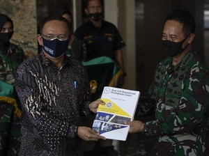 Obat COVID-19 Temuan Unair, BIN, dan TNI AD Diklaim yang Pertama di Dunia