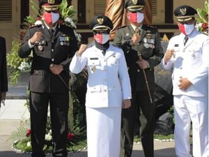 Walkot Mojokerto Gelar Upacara HUT RI di Sekolah Sang Proklamator