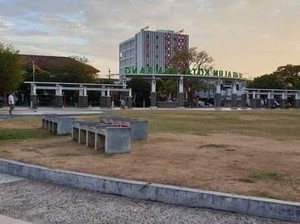 Tak Ada Merah Putih di Alun-alun Rembang, Gus Mus: Apa Sibuk Mikir Pilkada?