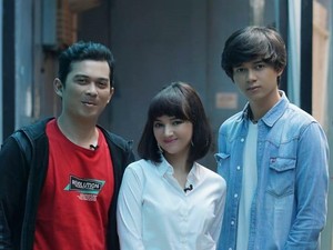 Angelica Simperler Tak Paksakan Anak Sambungnya di Dunia Hiburan