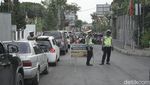 Antrean Kendaraan Mengular di Lembang