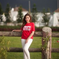 Ibu tiri Aurel, Ashanty juga ikut meramaikan #MerahPutihChallenge yang digagas Instagram ini. Bak bendera merah putih, istri Anang Hermansyah itu memakai kaus merah dari brand Damn I Love Indonesia! milik Daniel Mananta dan celana berwarna putih. Foto: Dok. Instagram