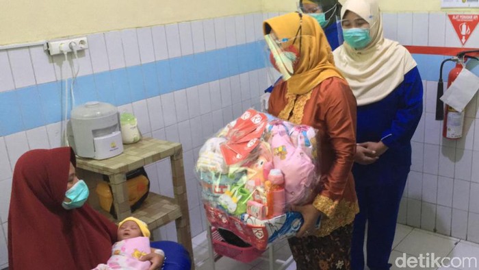 bayi lahir di hari kemerdekaan