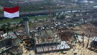 PT Wijaya Karya Bangunan Gedung TBK (WEGE) KSO bersama PT Jakarta Propertindo (Jakpro) selaku owner melaksanakan pengibaran Sang Merah Putih di tengah-tengah area proyek Jakarta International Stadium (JIS). Pengibaran Sang Merah Putih raksasa yang berukuran 17 x 8 meter dikibarkan menggunakan tower crane setinggi 45 meter.