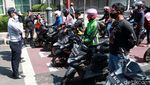 Detik-detik Pengendara Ambil Sikap Sempurna di Jalan Merdeka