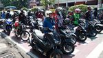 Detik-detik Pengendara Ambil Sikap Sempurna di Jalan Merdeka