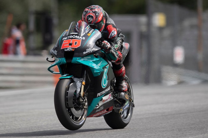 SPIELBERG, AUSTRIA - AUGUST 15:  Fabio Quartararo of France and Petronas Yamaha SRT  heads down a straight during the MotoGP Of Austria - Qualifying at Red Bull Ring on August 15, 2020 in Spielberg, Austria. (Photo by Mirco Lazzari gp/Getty Images)