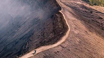 Pemandangan Gunung Bromo, Jawa Timur. Foto: Johan Vandenhecke via Daily Mail