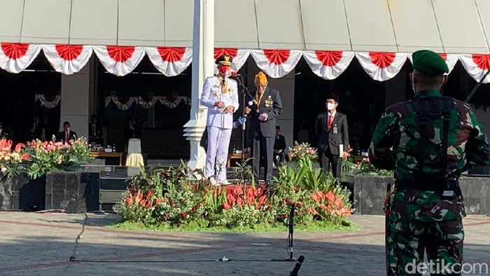 Ganjar undang veteran naik podium upacara HUT Ke-75 RI