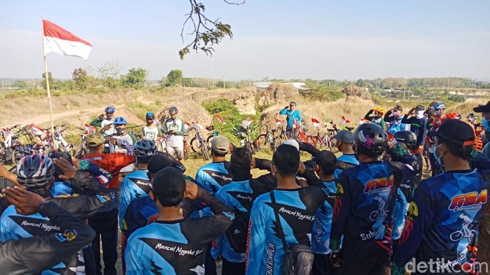 goweser upacara di tambang galian c