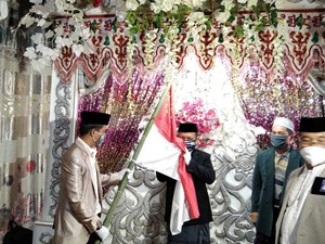Video Pernikahan di HUT RI, Mempelai-Tamu Sikap Sempurna Jelang Akad