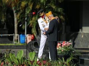 Upacara HUT RI Ke-75 di Jateng, Ganjar Undang Veteran Naik ke Podium