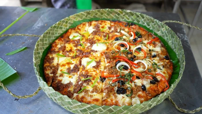 Kotak Pizza dari Anyaman Daun Pandan