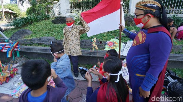 Mbah Min Semprong akhirnya bisa upacara