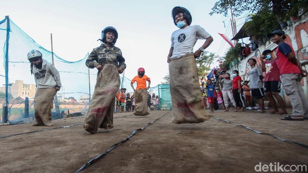 Simak Nih! Sejarah Lomba Balap Karung yang Biasa Disuguhkan di 17-an