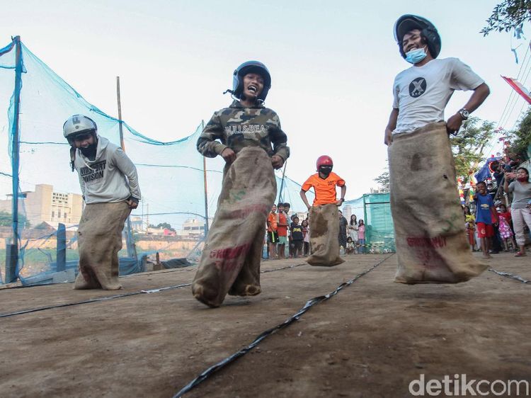 Simak Nih! Sejarah Lomba Balap Karung yang Biasa Disuguhkan di 17-an