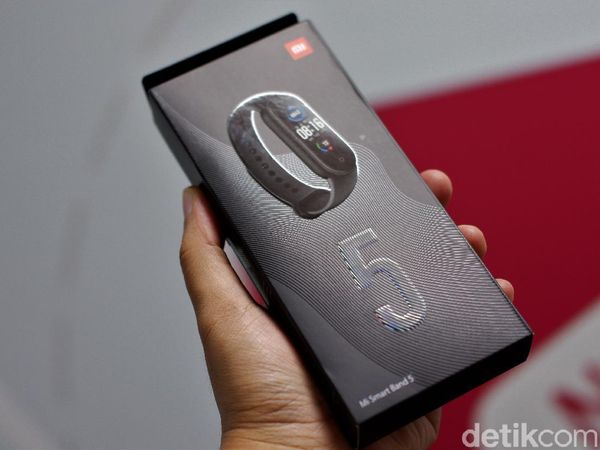 Unboxing Mi Band 5, Gelang Pintar Xiaomi Rp 400 Ribuan
