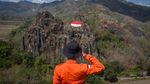 Potret Unik Upacara Pengibaran Bendera di Berbagai Daerah