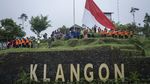 Potret Unik Upacara Pengibaran Bendera di Berbagai Daerah