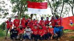 Pengibaran Bendera Merah Putih di Tebing Gunung Bongkok