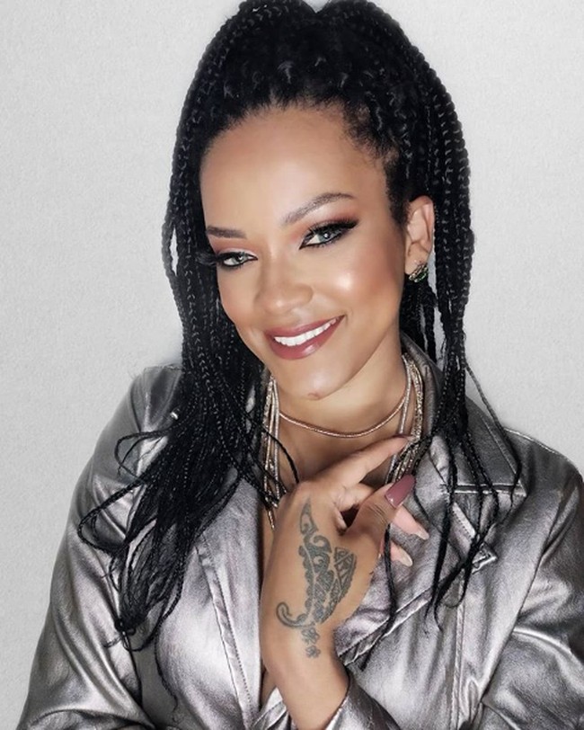 Keahlian sebagai impersonator bisa dijadikan lahan pekerjaan. Biasanya orang memakai jasa impersonator untuk meramaikan pesta atau acara tertentu. Mereka juga kerap mendapat bayaran dengan postingan berbayar di media sosial. Foto: Instagram/@priscila.beatrice