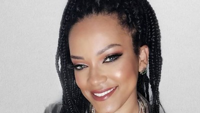 Viral Wanita Cantik Mirip Banget Rihanna, Sampai Menarik Perhatian Sang Artis