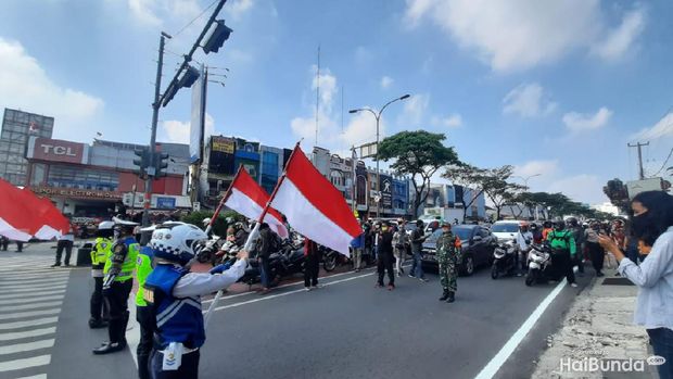 Prosesi pengibaran bendera dan pembacaan Proklamasi di Kota Depok