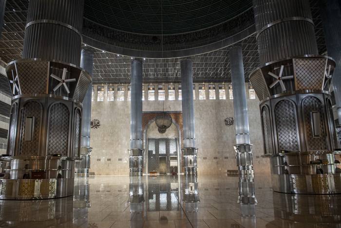 RENOVASI MASJID ISTIQLAL RAMPUNG Suasana Masjid Istiqlal Jakarta, Senin (17/8/2020). Renovasi Masjid Istiqlal telah rampung 100 persen. ANTARA FOTO/Nova Wahyudi/hp.