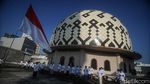 Potret Unik Upacara Pengibaran Bendera di Berbagai Daerah