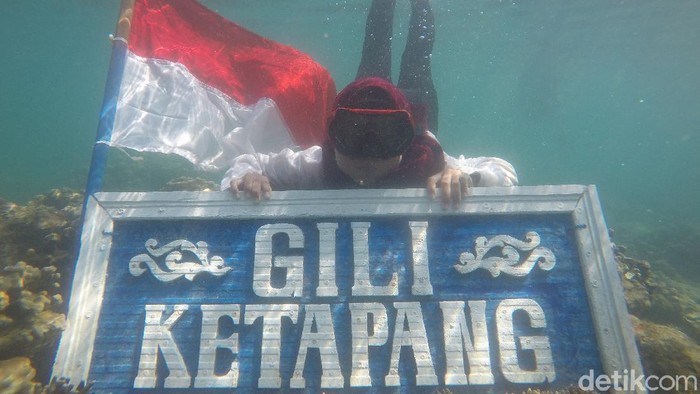 upacara bawah laut