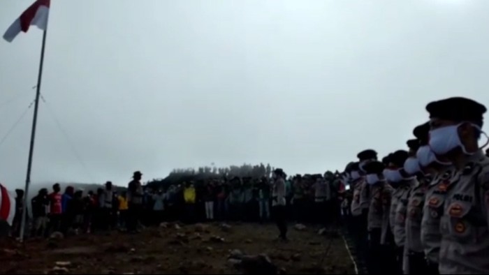 Upacara HUT RI ke-75 di Gunung Dempo (dok. Istimewa)