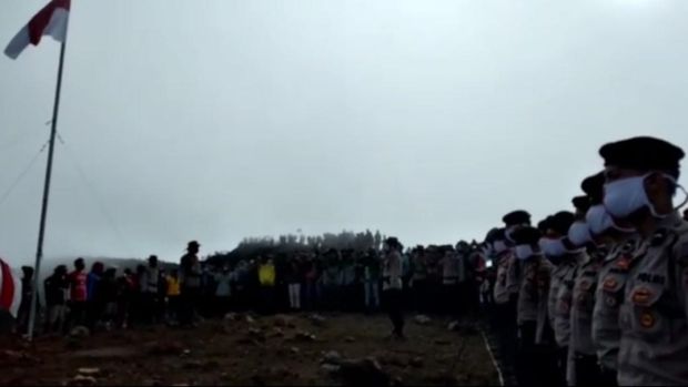 Upacara HUT RI ke-75 di Gunung Dempo (dok. Istimewa)