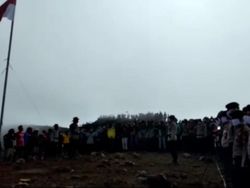 Wakapolda Sumsel Pimpin Upacara HUT RI Ke-75 di Gunung Dempo