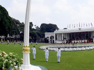 Ingat! Berdiri Tegak dan Sikap Sempurna Pukul 10.17 WIB 17 Agustus 2022