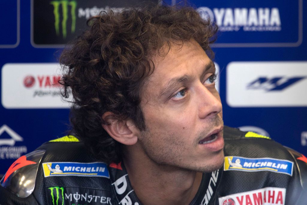 SPIELBERG, AUSTRIA - AUGUST 14:  Valentino Rossi of Italy and Monster Energy Yamaha MotoGP Team speaks  in box during the MotoGP Of Austria - Free Practice at Red Bull Ring on August 14, 2020 in Spielberg, Austria. (Photo by Mirco Lazzari gp/Getty Images)